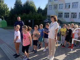 b_1024_768_0_00_images_2023_2024_WYDARZENIA_policjant_wrzesien_383001014_779815790613038_6555105209962642607_n